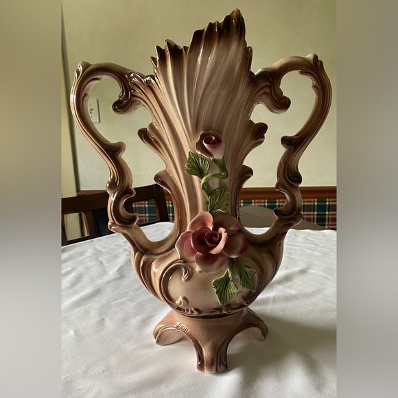 GORGEOUS Vintage Capodimonte Footed Two Handled Italian Porcelain Vase Urn - Picture 6 of 10